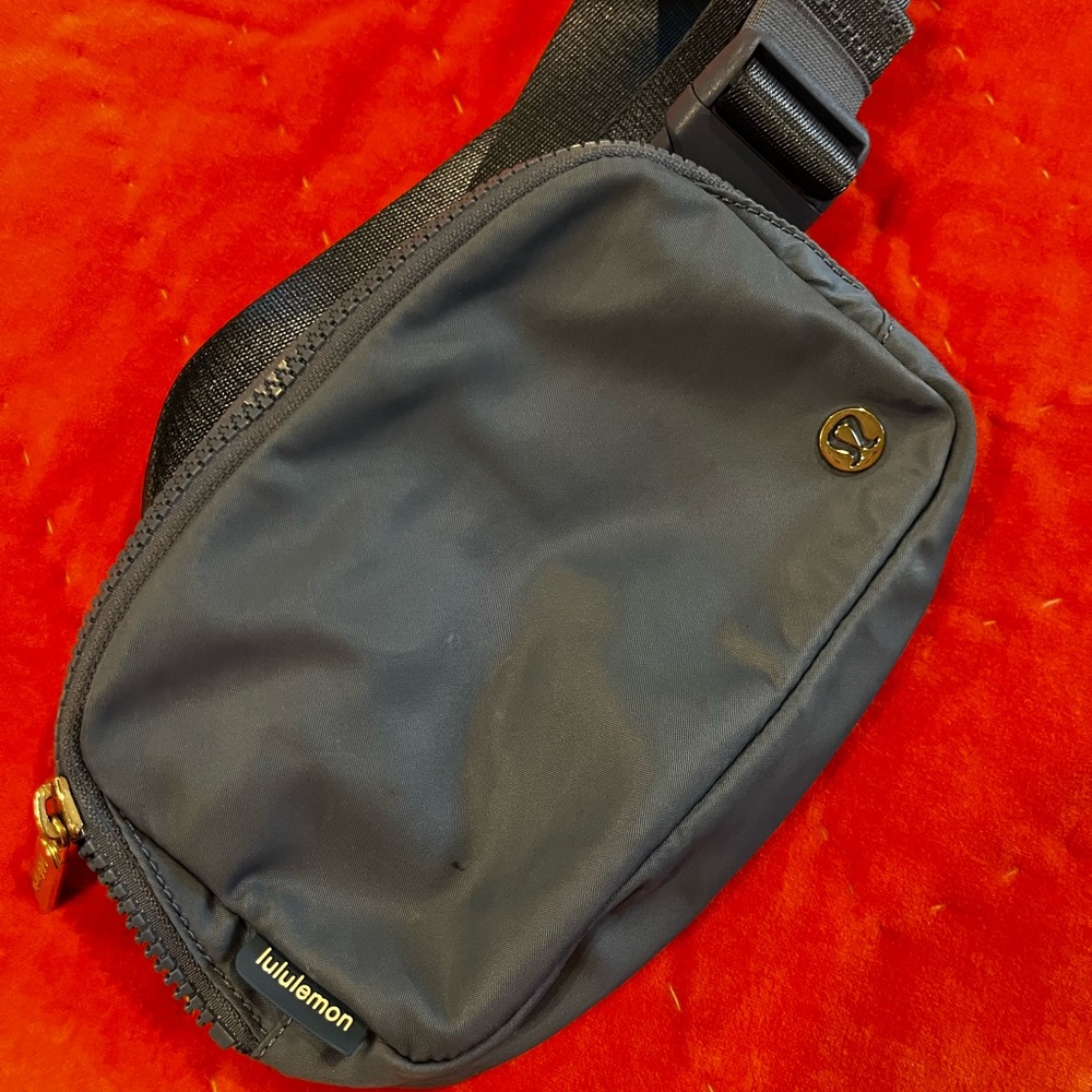 lululemon athletica Navy Men's Belt Bag